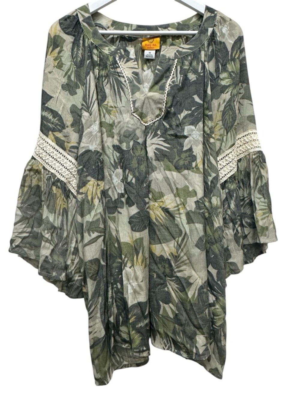 Ruby Rd. Women Green and Cream Tropical Leaf V-Neck Blouse sz 1X Relaxed Fit